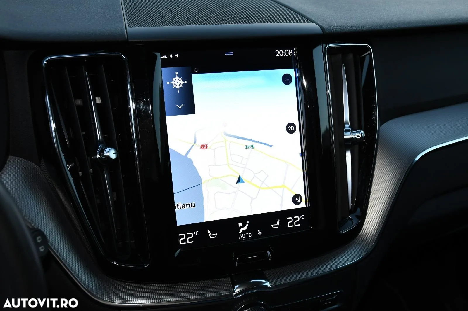 Volvo XC 60 B4 MHEV AT AWD Plus Dark - 12