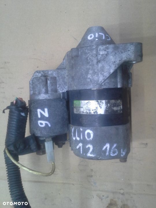 Renault Clio 1.2 16V rozrusznik Valeo - 2