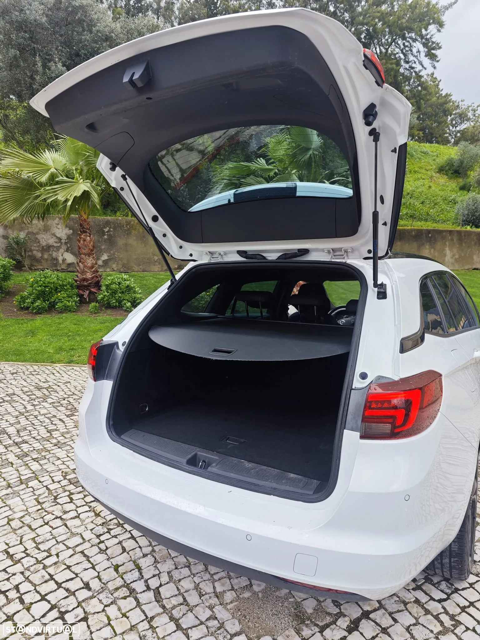 Opel Astra 1.5 D Start/Stop Sports Tourer 120 Anos - 8