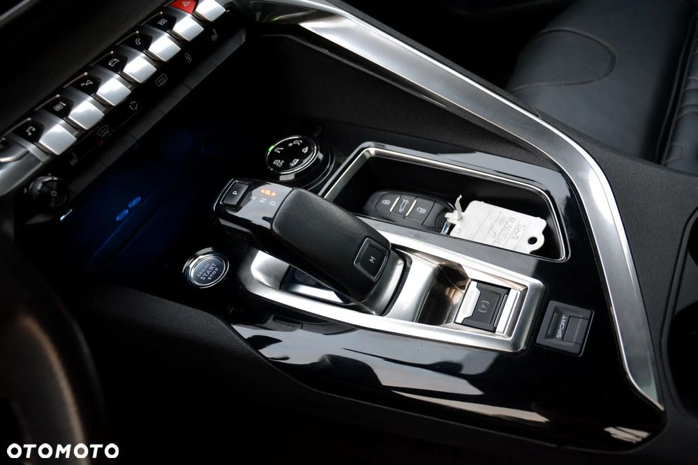 Peugeot 5008 BlueHDI 180 EAT8 GT - 31