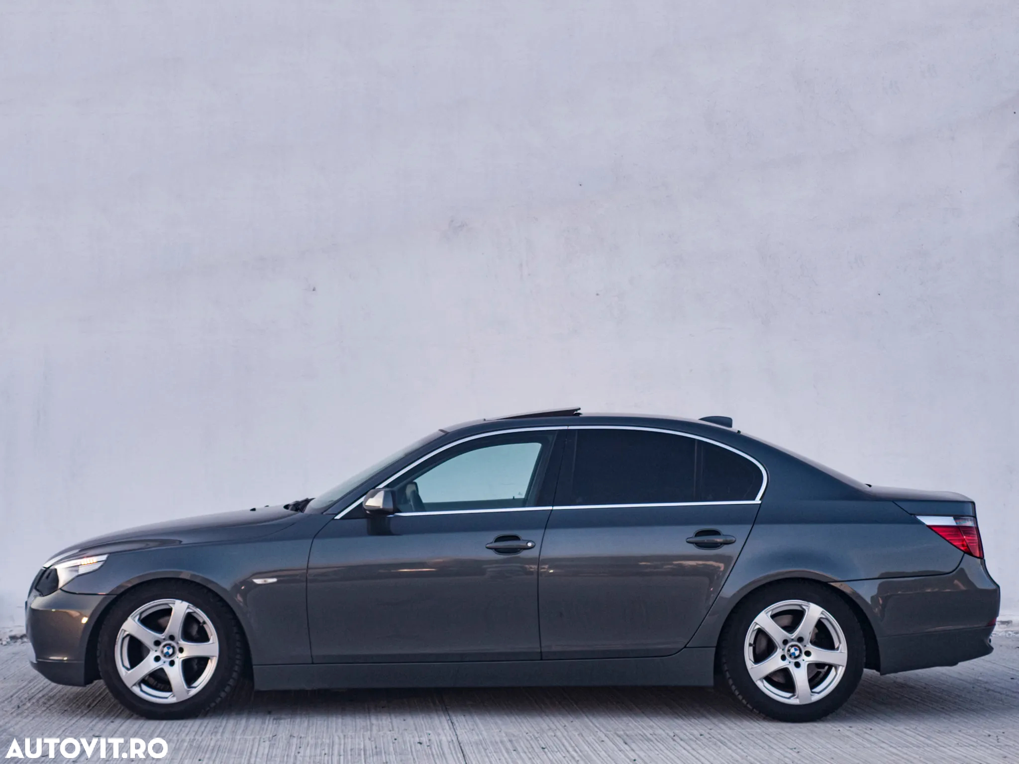 BMW Seria 5 525d Aut. - 11