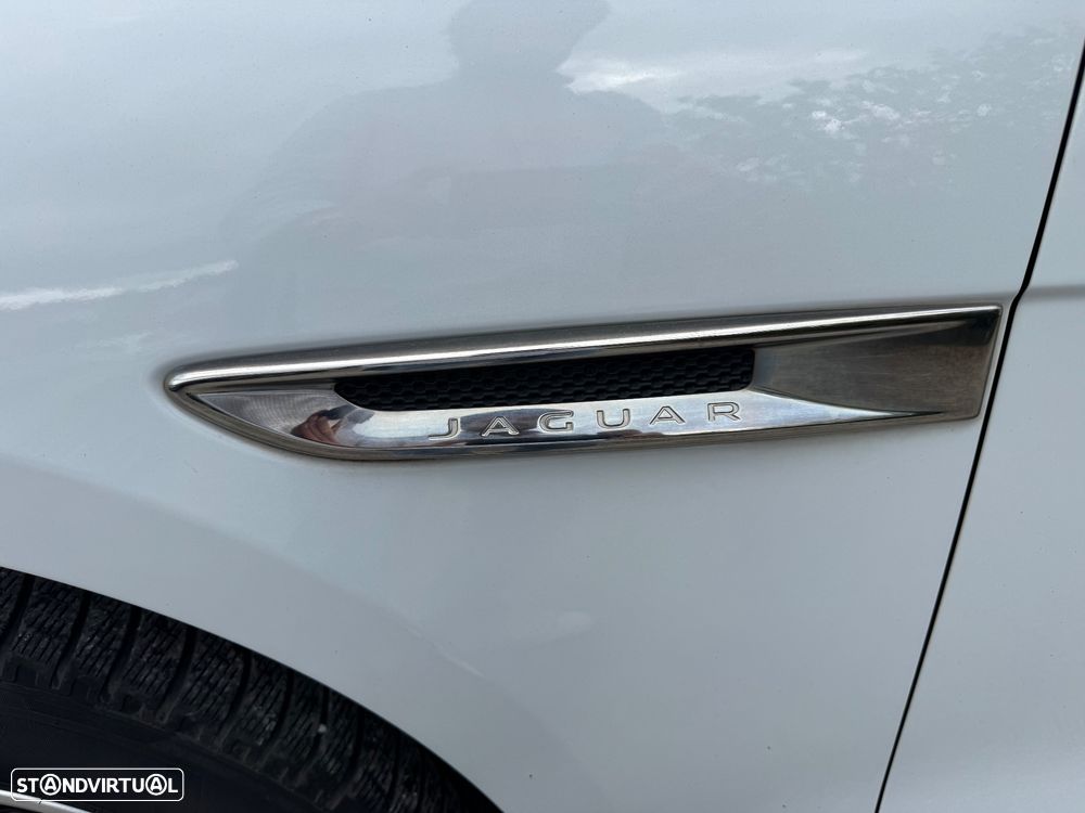 Jaguar F-Pace 2.0 i4D Pure - 34