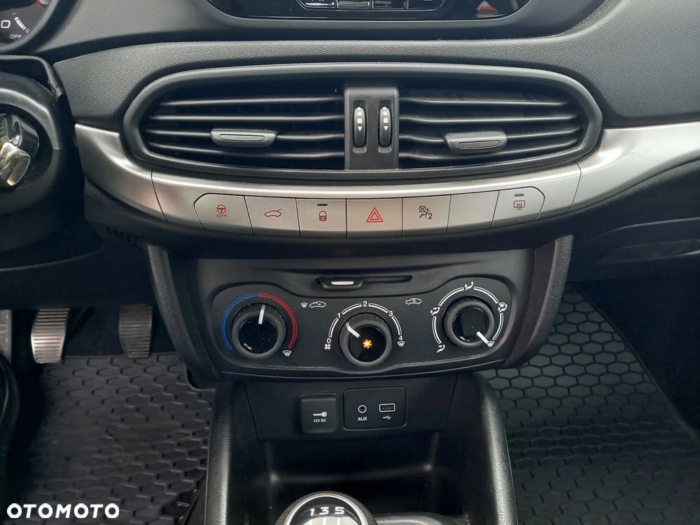 Fiat Tipo 1.4 16v Easy - 11