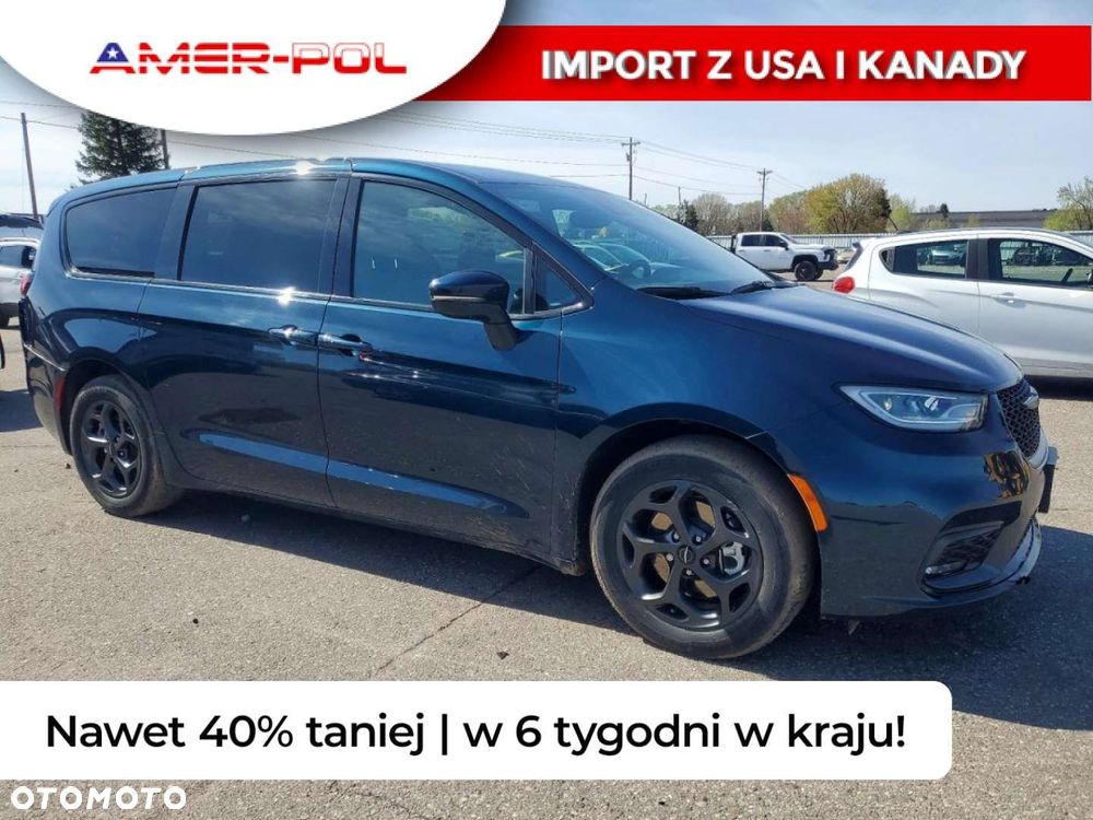 Chrysler Pacifica - 1