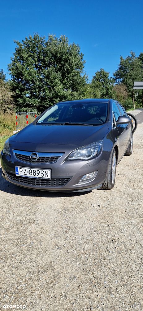 Opel Astra 2.0 CDTI Cosmo - 11
