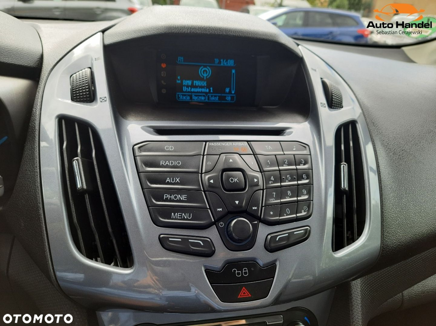 Ford Tourneo Connect Grand - 24