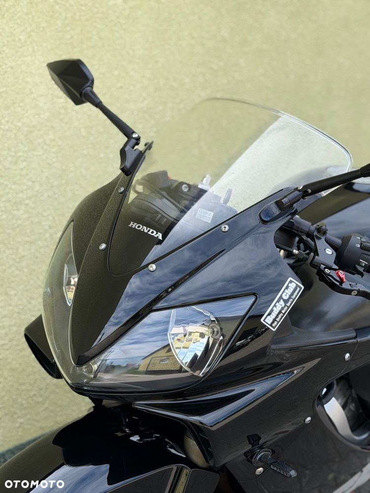 Honda CBR - 28