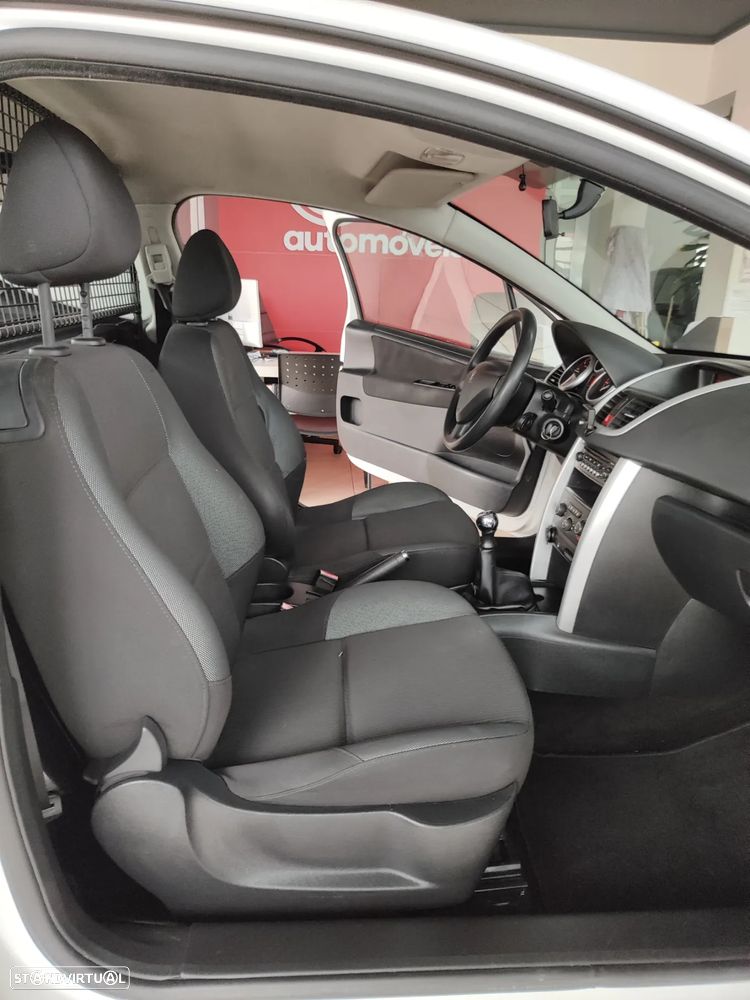 Peugeot 207 1.4 HDi Urban - 16