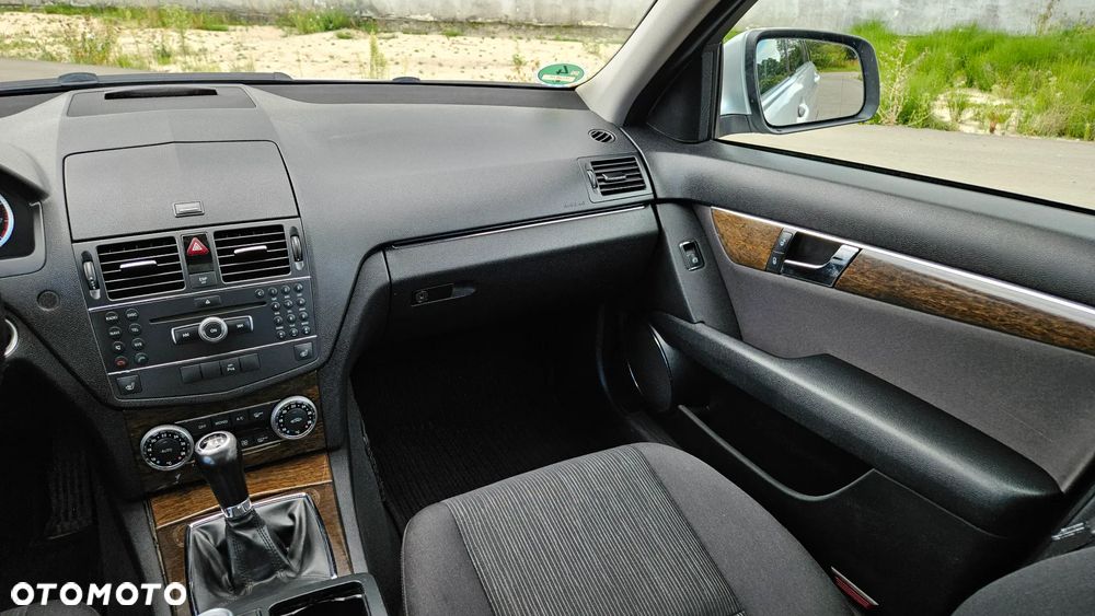Mercedes-Benz Klasa C 180 Kompressor Elegance - 26