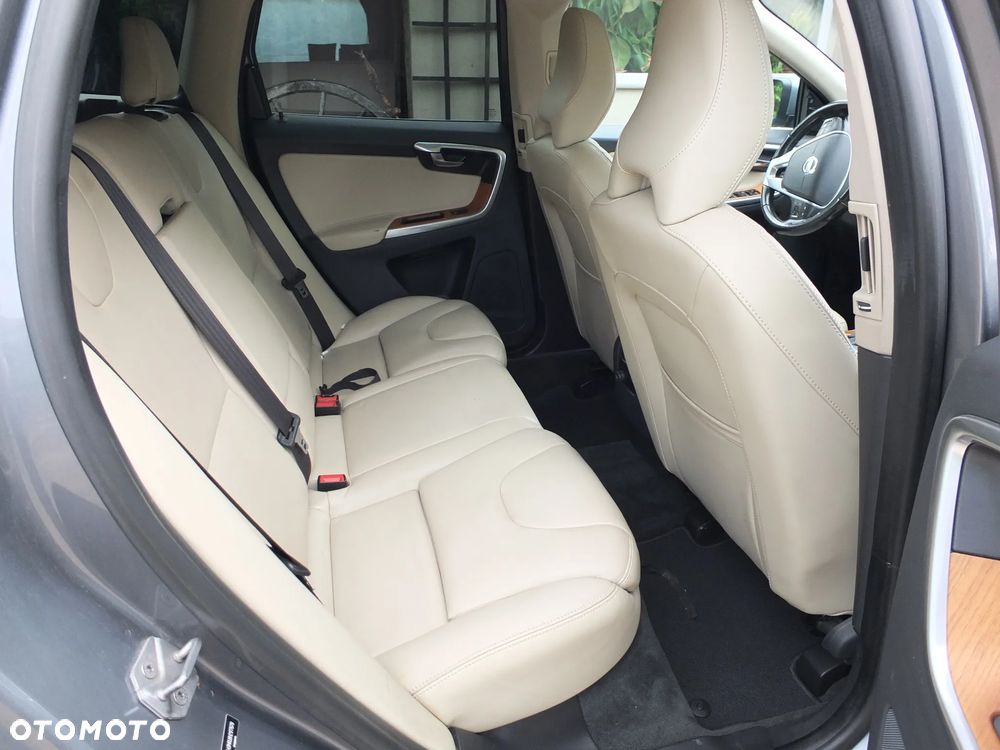 Volvo XC 60 T6 AWD Geartronic Summum - 13