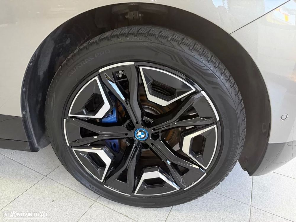 BMW iX xDrive 40 Pack Desportivo - 8