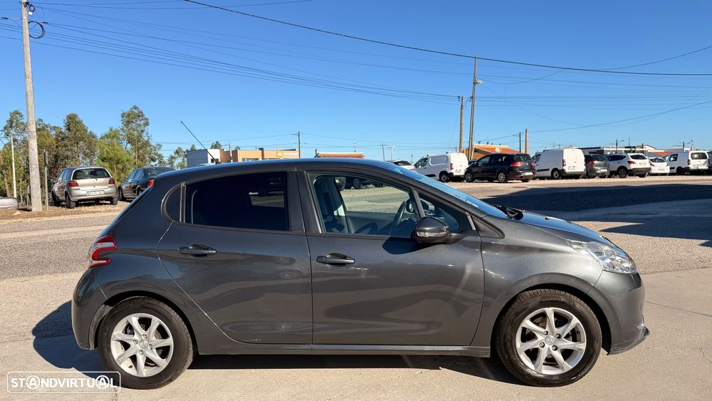 Peugeot 208 1.2 PureTech Style - 12