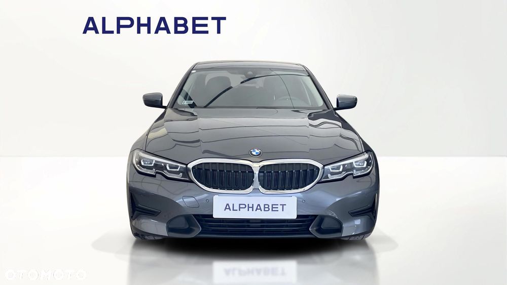 BMW Seria 3 318d Sport Line - 8