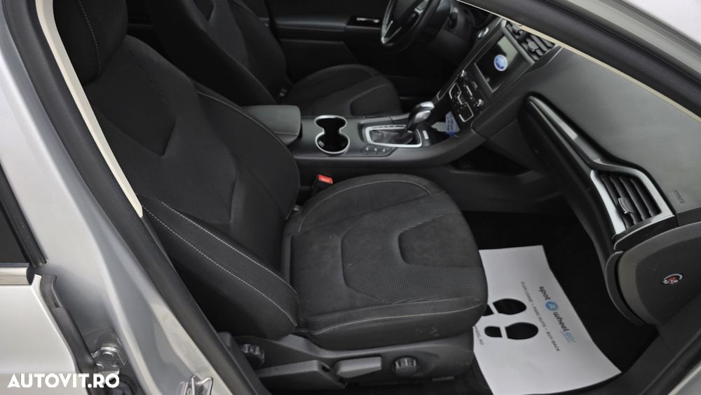 Ford Mondeo 2.0 HEV Trend - 19