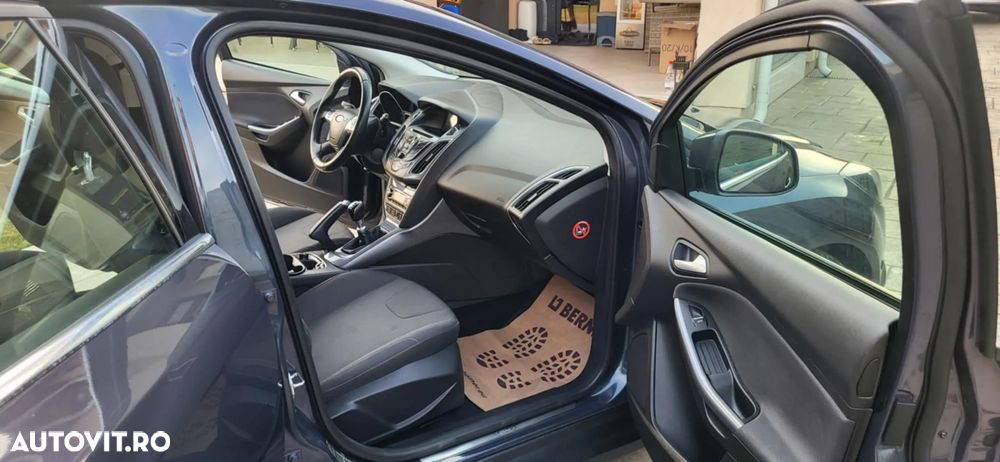 Ford Focus - 13