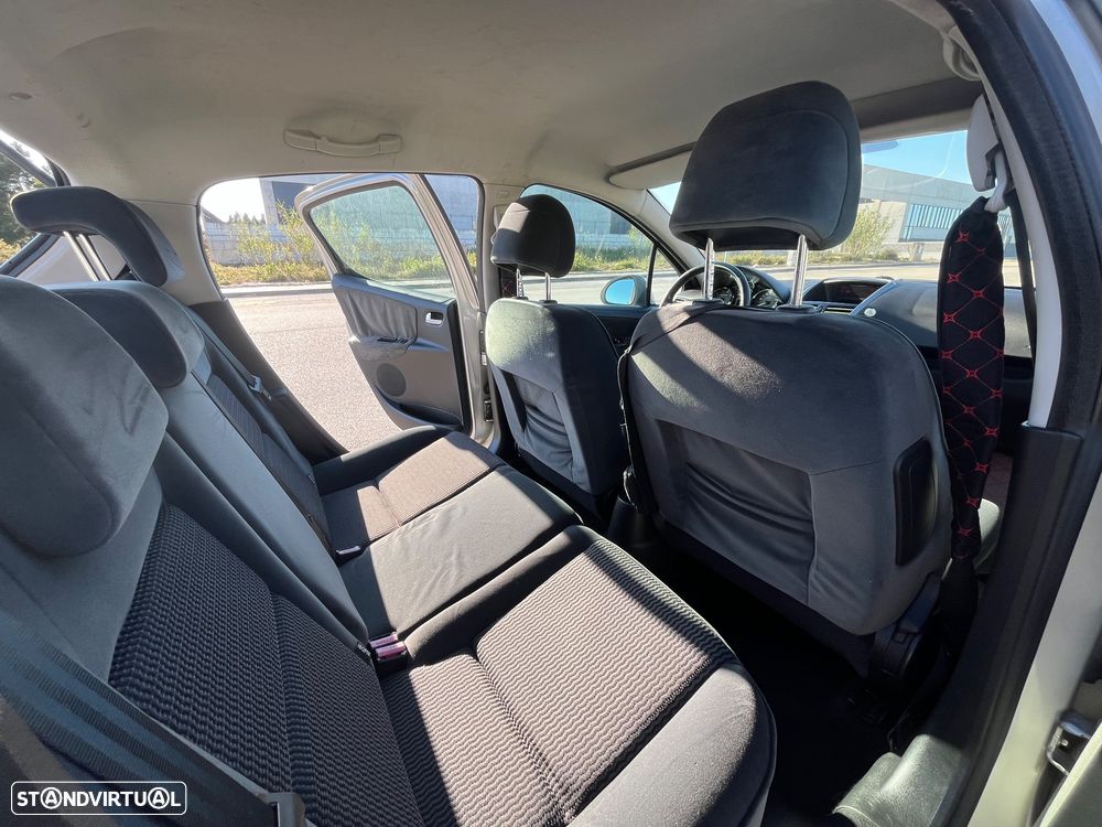 Peugeot 207 1.4 16V Trendy - 6