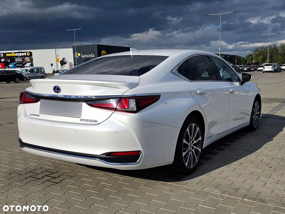 Lexus ES 300h Business Edition + - 5