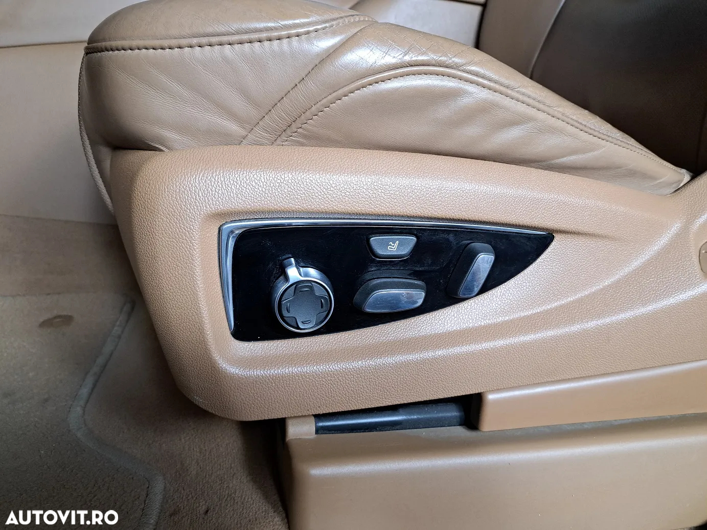 Cadillac Escalade - 21