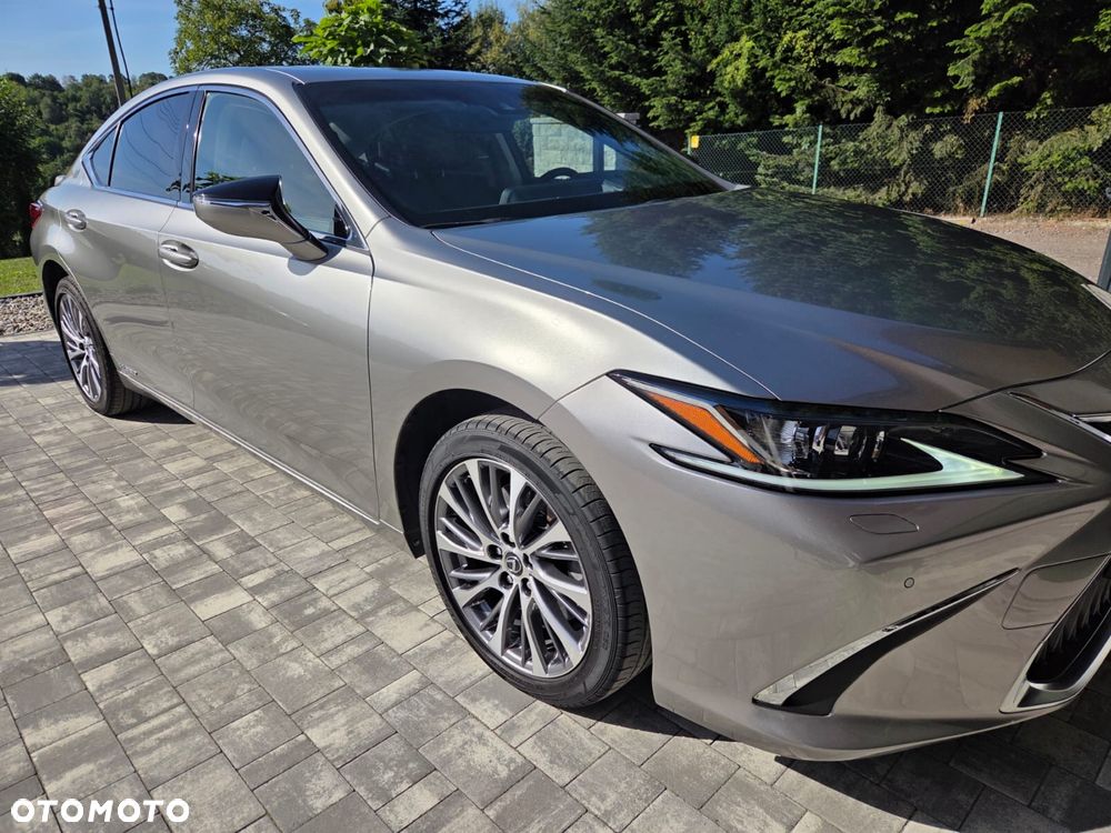 Lexus ES - 7
