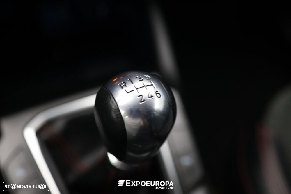 Ford Kuga 1.5 EcoBoost ST-Line Design - 30