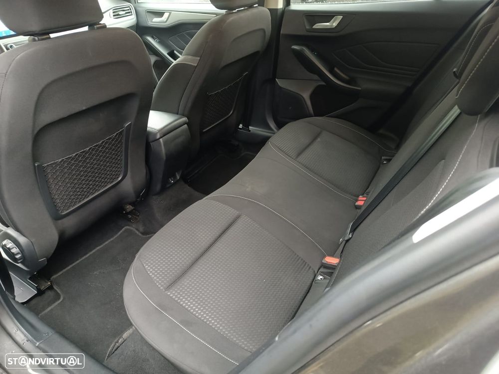 Ford Focus 1.0 EcoBoost MHEV Connected Design - 8