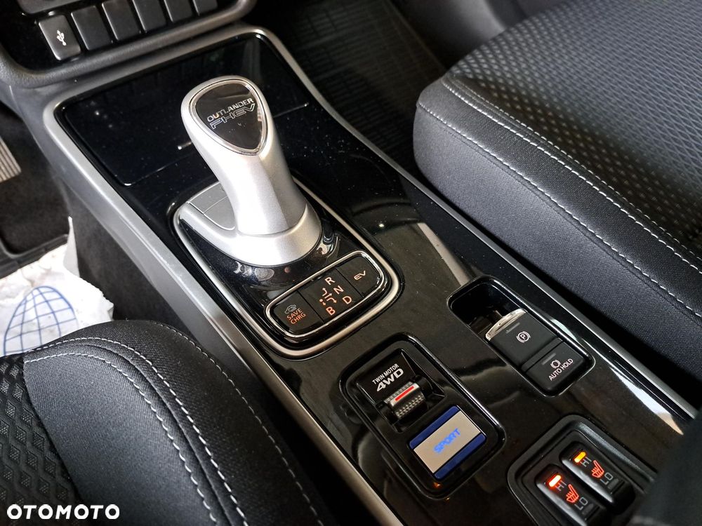 Mitsubishi Outlander - 27