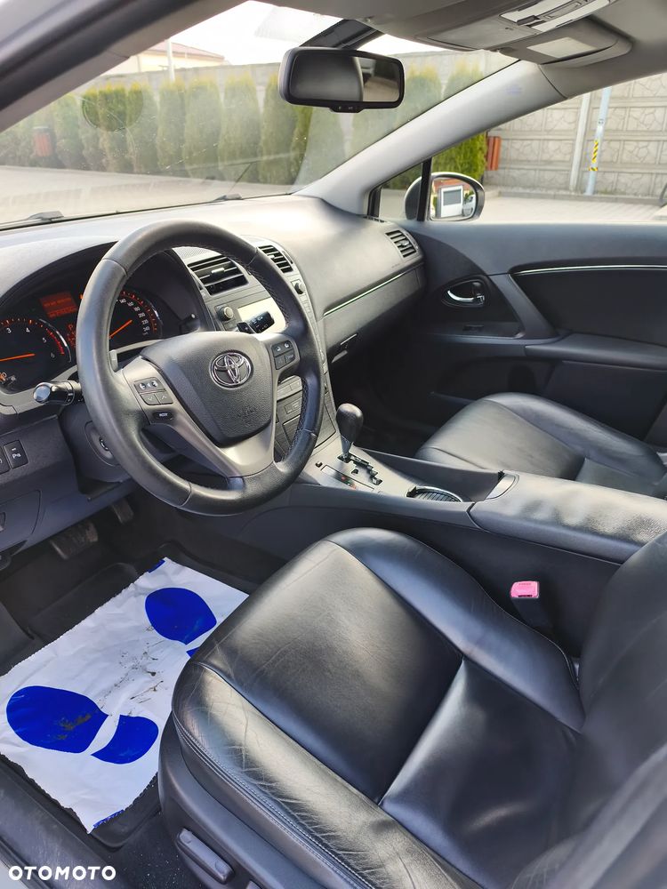 Toyota Avensis - 6