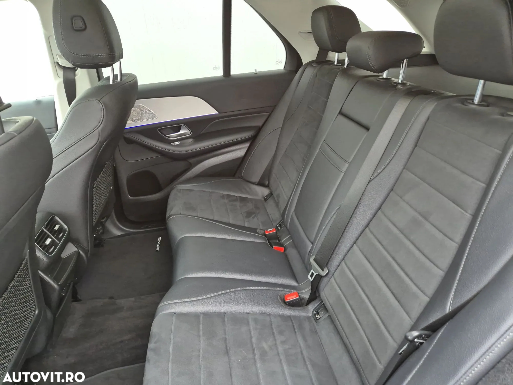 Mercedes-Benz GLE 300 d 4Matic 9G-TRONIC AMG Line - 12