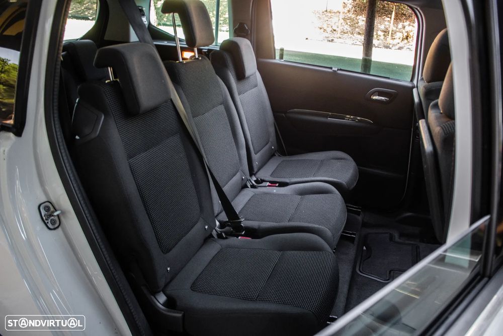 Peugeot 5008 HDI 115 Allure - 28