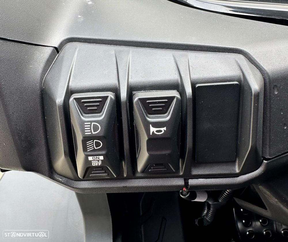 Can-Am Maverick R MAX X RS 999T DCT SAS - 23