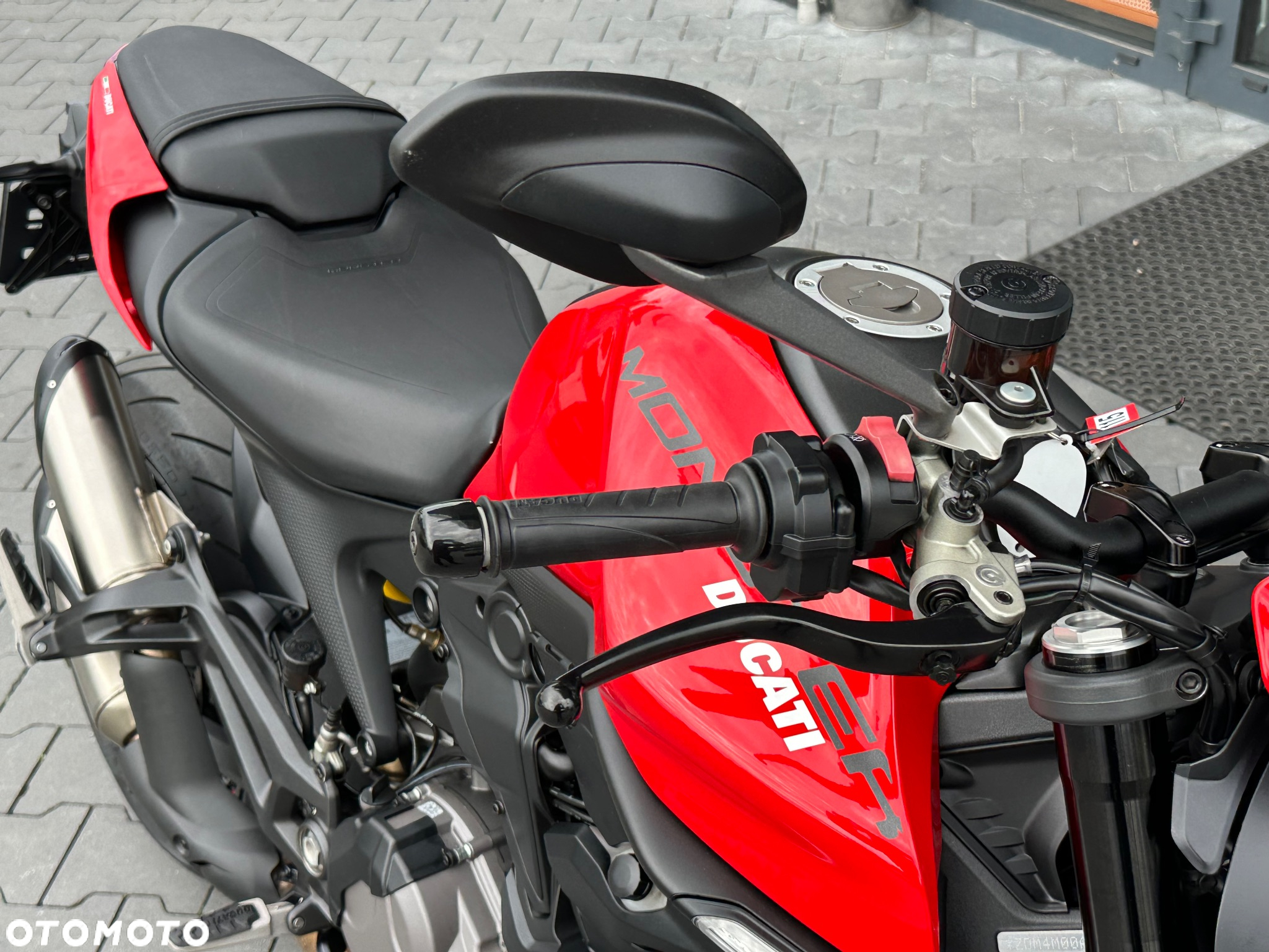 Ducati Monster - 16