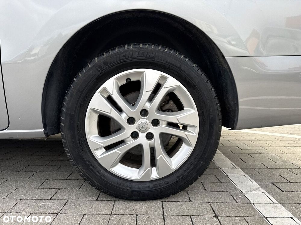 Opel Zafira - 12