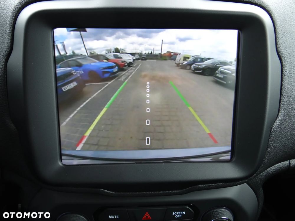 Jeep Renegade 1.5 T4 mHEV Upland FWD S&S DCT - 9