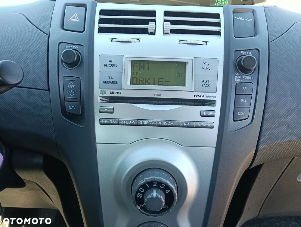 Toyota Yaris 1.3 Luna Premium - 14