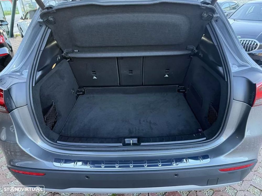 Mercedes-Benz GLA 180 - 12