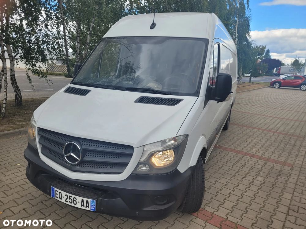 Mercedes-Benz Sprinter - 2