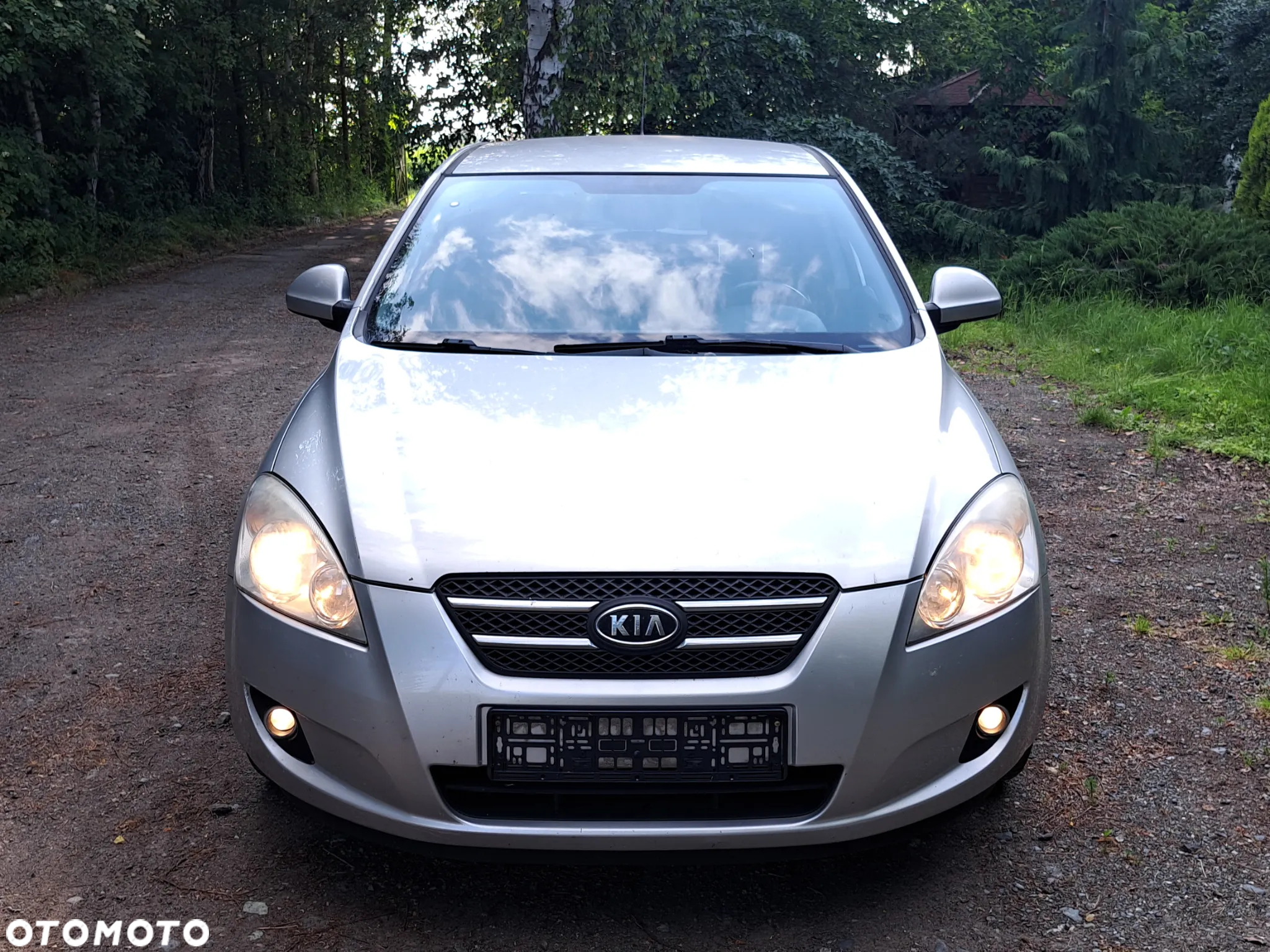 Kia Ceed - 8