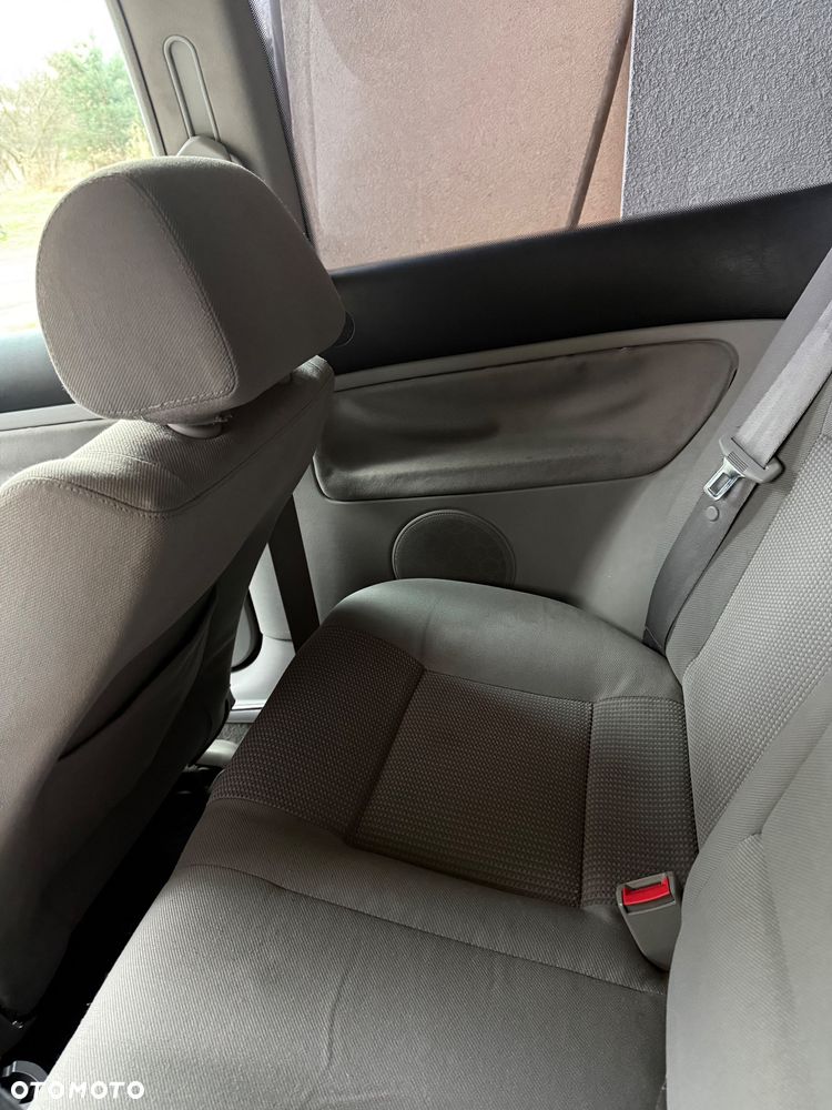 Volkswagen Golf - 22