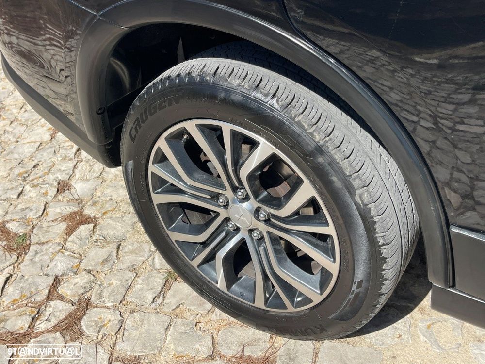 Mitsubishi Outlander 2.2 DI-D Instyle Navi - 19