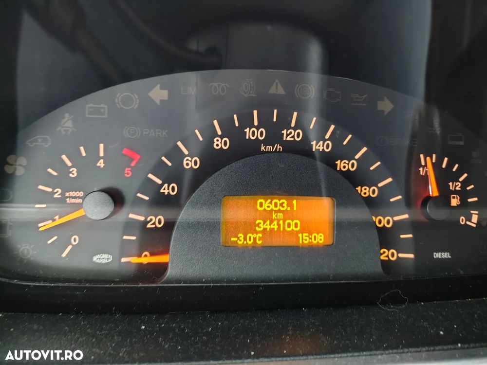 Mercedes-Benz Viano - 9