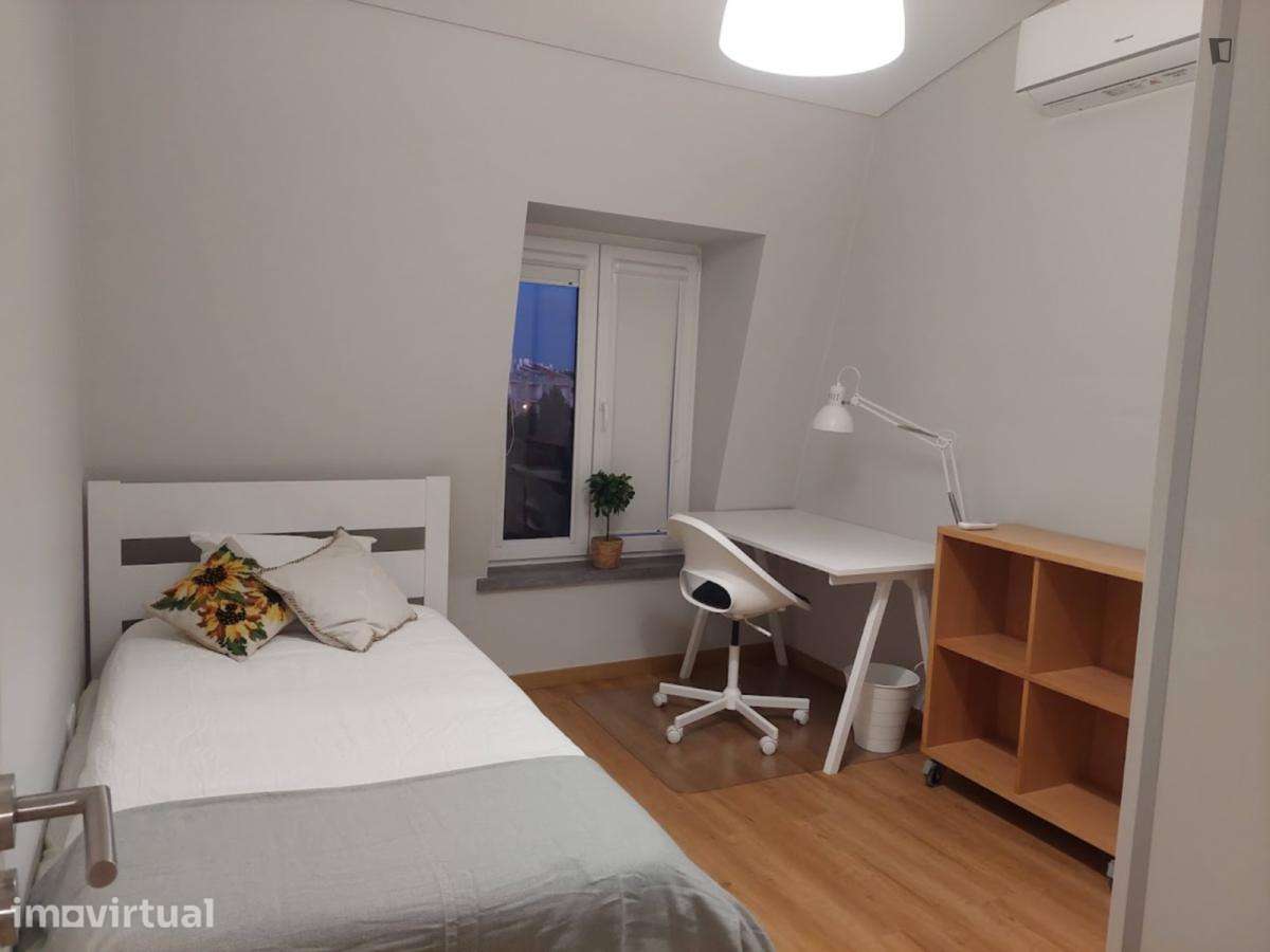 Quarto - localizado em Carcavelos Lisbon - Grande imagem: 3/10