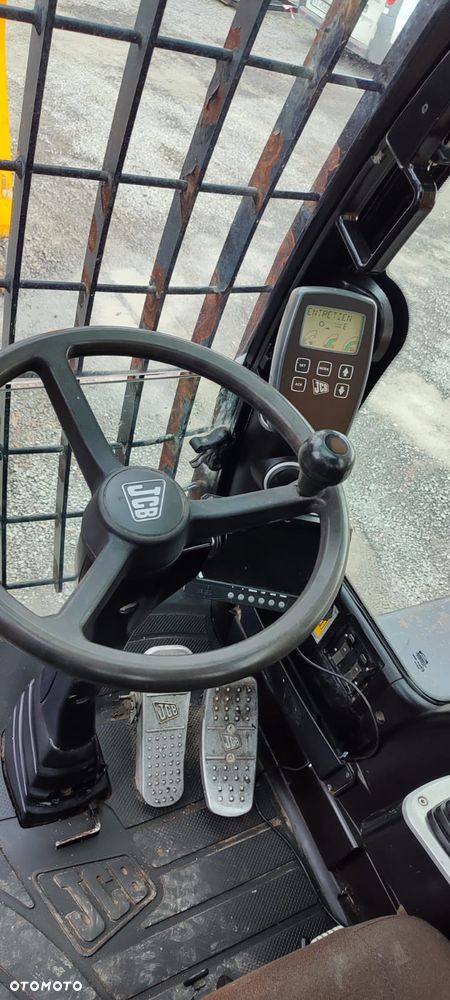 JCB JS200WHRC - 11