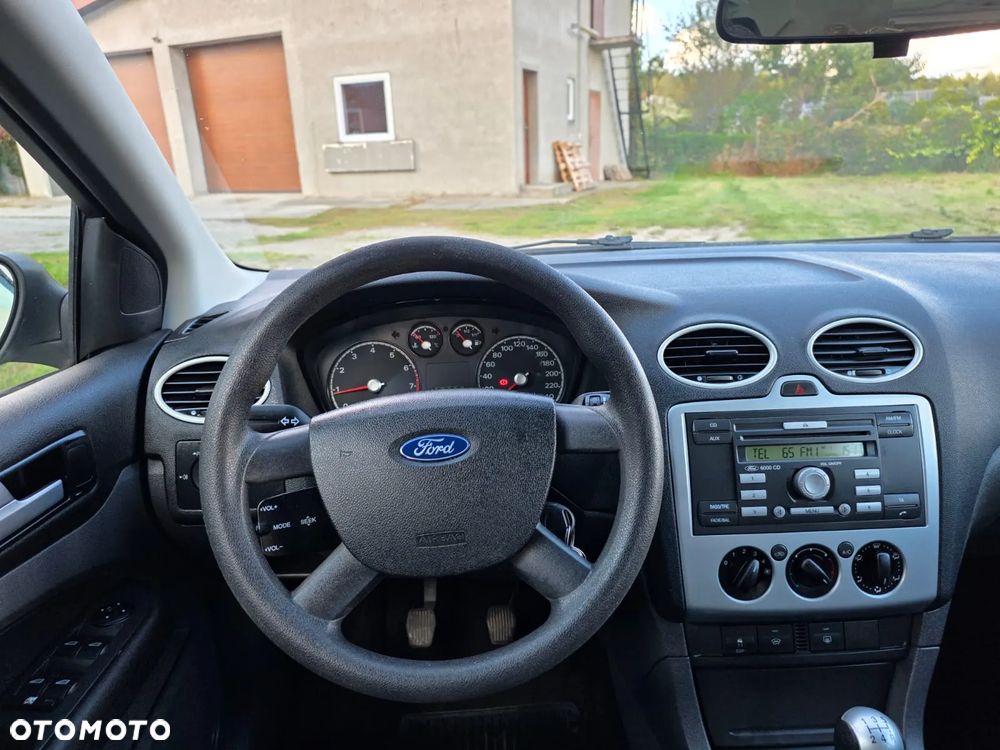 Ford Focus 1.6 16V Ambiente - 15