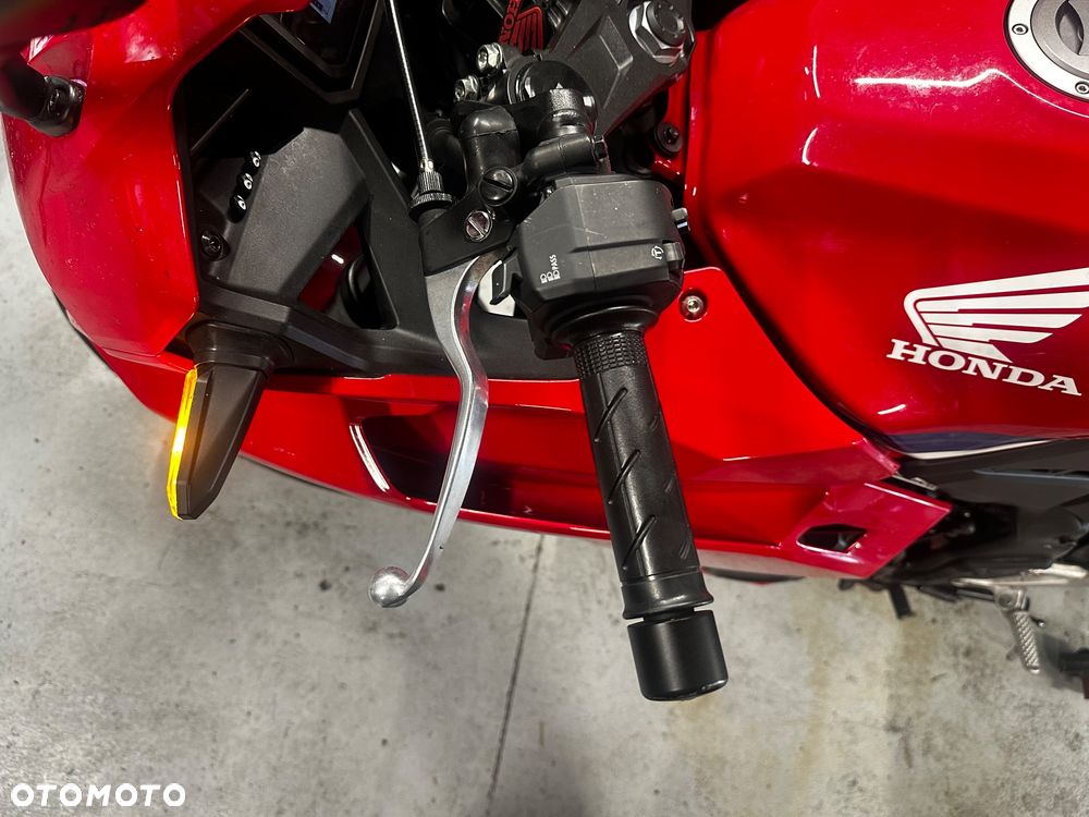 Honda CBR - 16