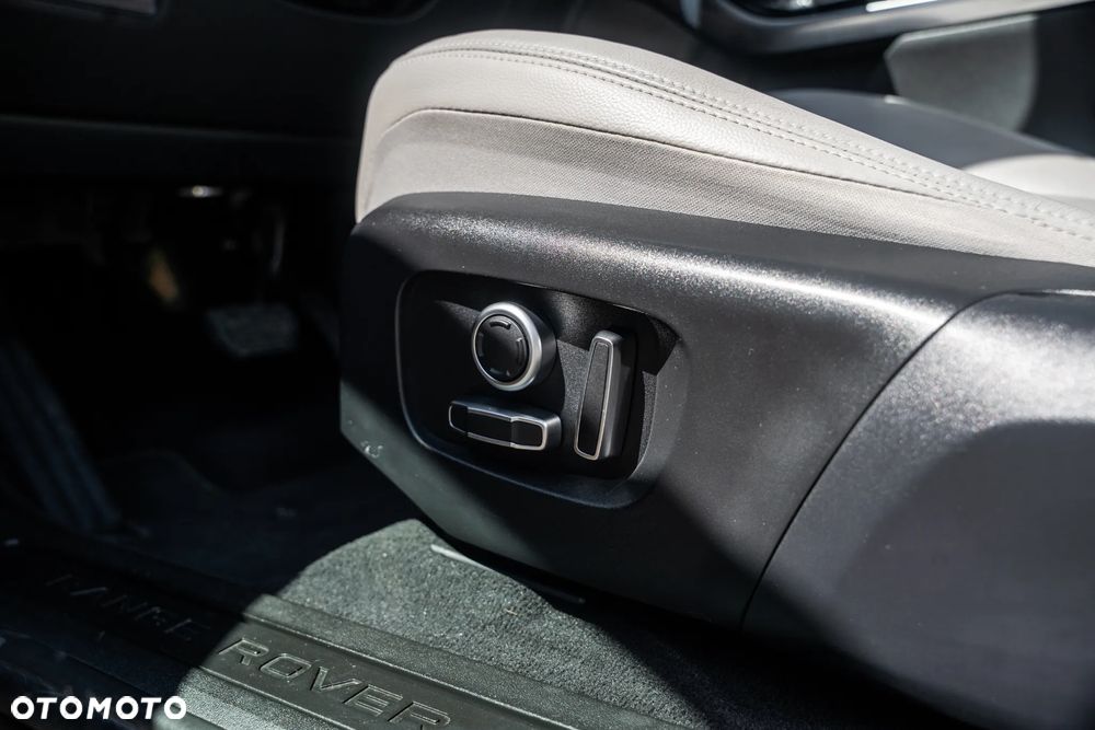 Land Rover Range Rover Evoque - 26