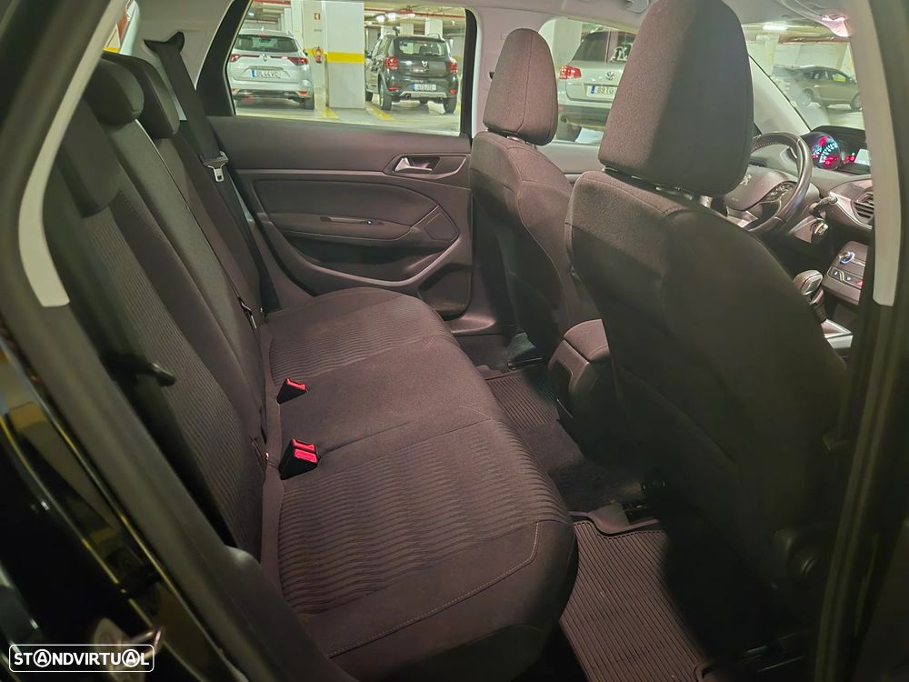 Peugeot 308 SW 1.6 BlueHDi Style - 29