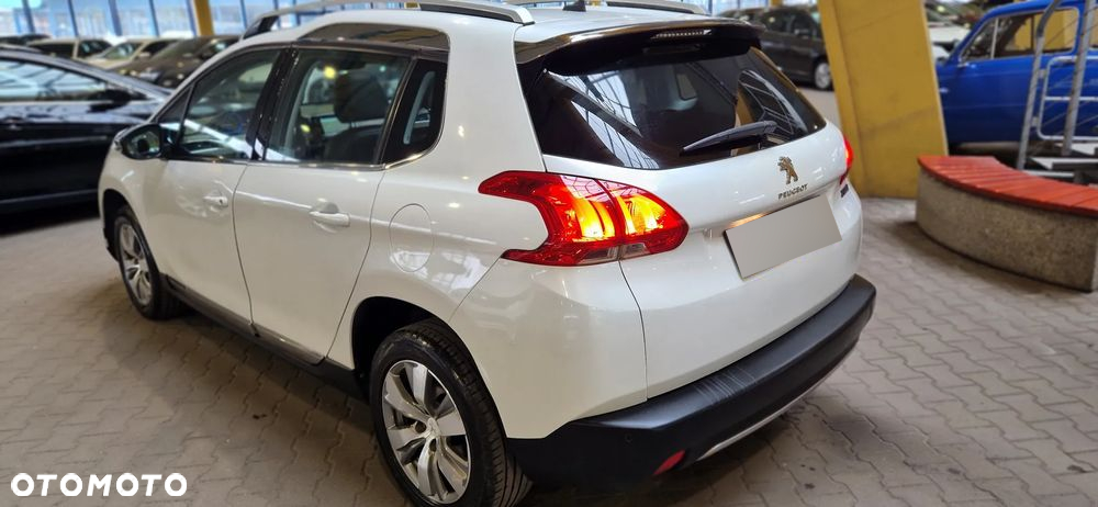 Peugeot 2008 1.2 Pure Tech Style EU6 - 7