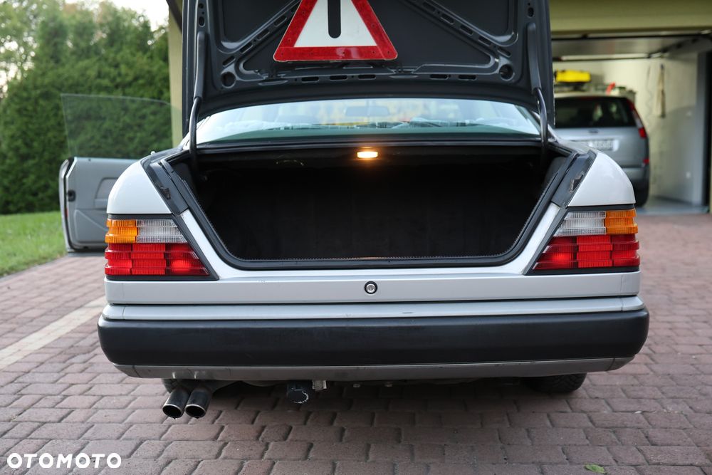 Mercedes-Benz W124 (1984-1993) - 33