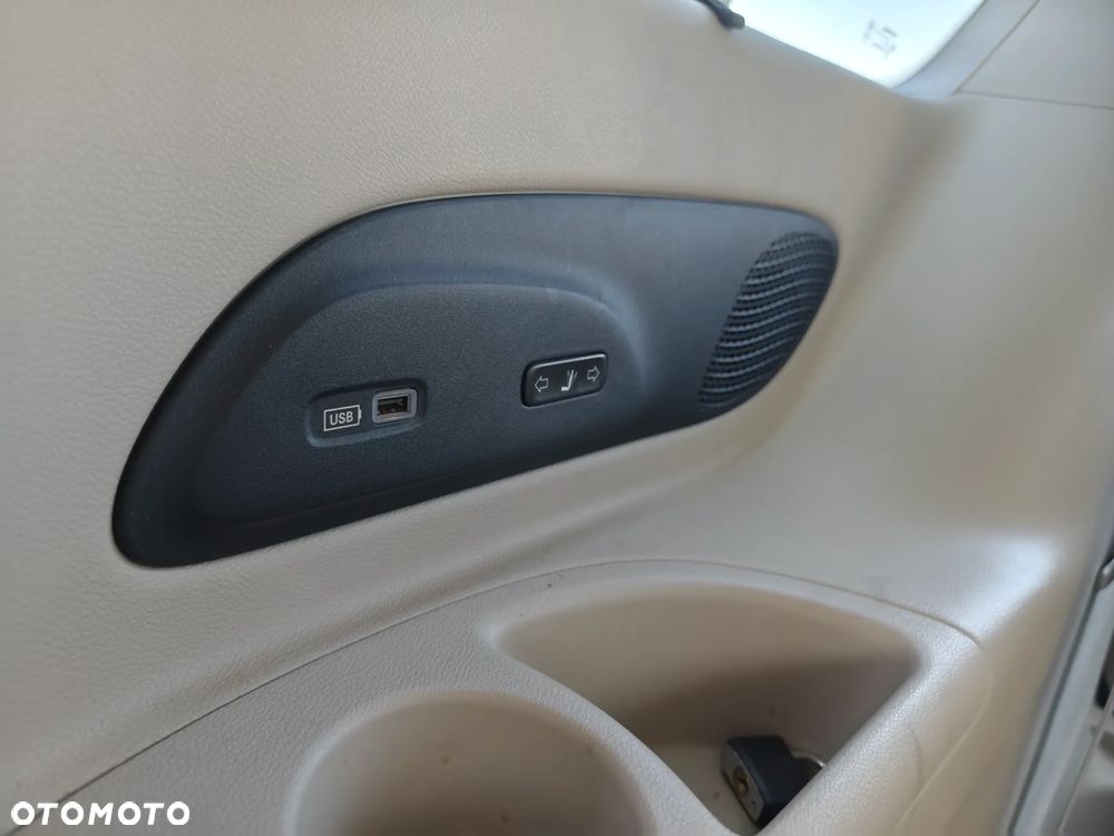 Chrysler Pacifica - 8