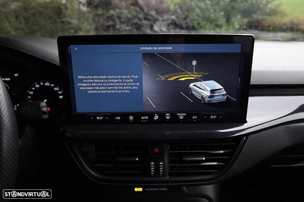 Ford Focus 1.0 EcoBoost MHEV ST-Line - 33